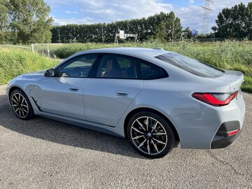 BMW i4 eDrive40 (2023)