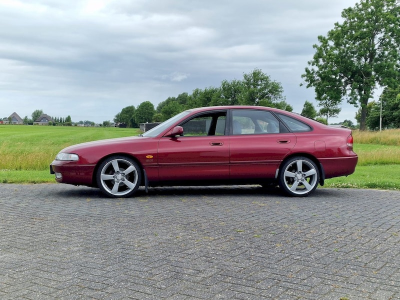 Mazda 626 1.8i GLX (1993)