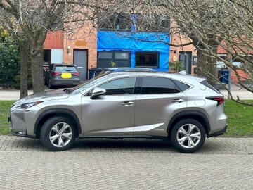 Lexus NX 300h AWD President Line (2017)