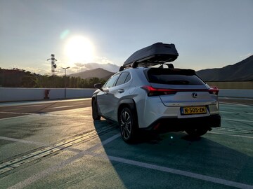 Lexus UX 250h Luxury Line (2019)