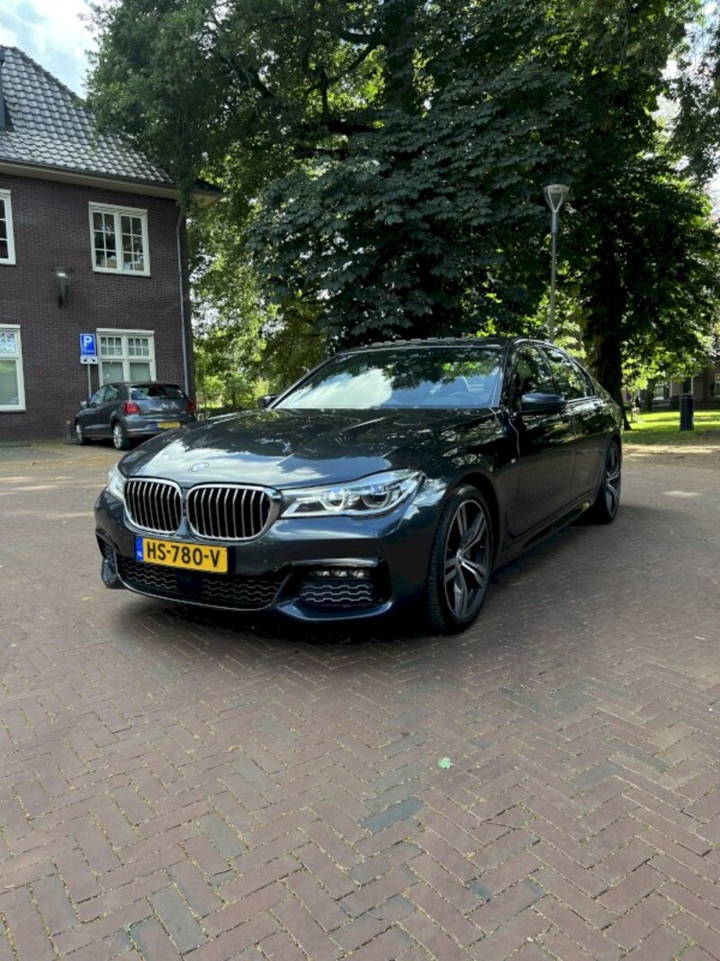 BMW 740i High Executive (2016)