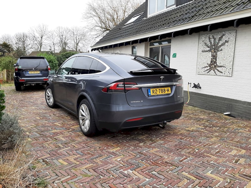 Tesla Model X 100D Long Range (2018)