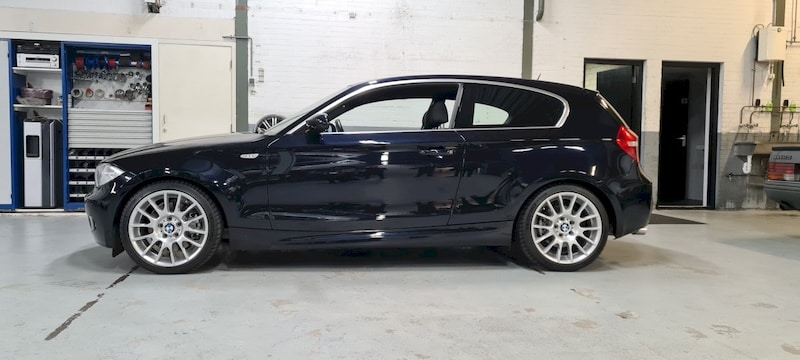BMW 130i (2007)