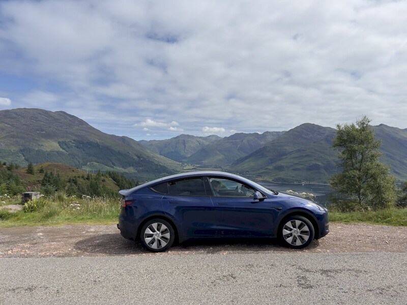 Tesla Model Y Long Range AWD (2023)